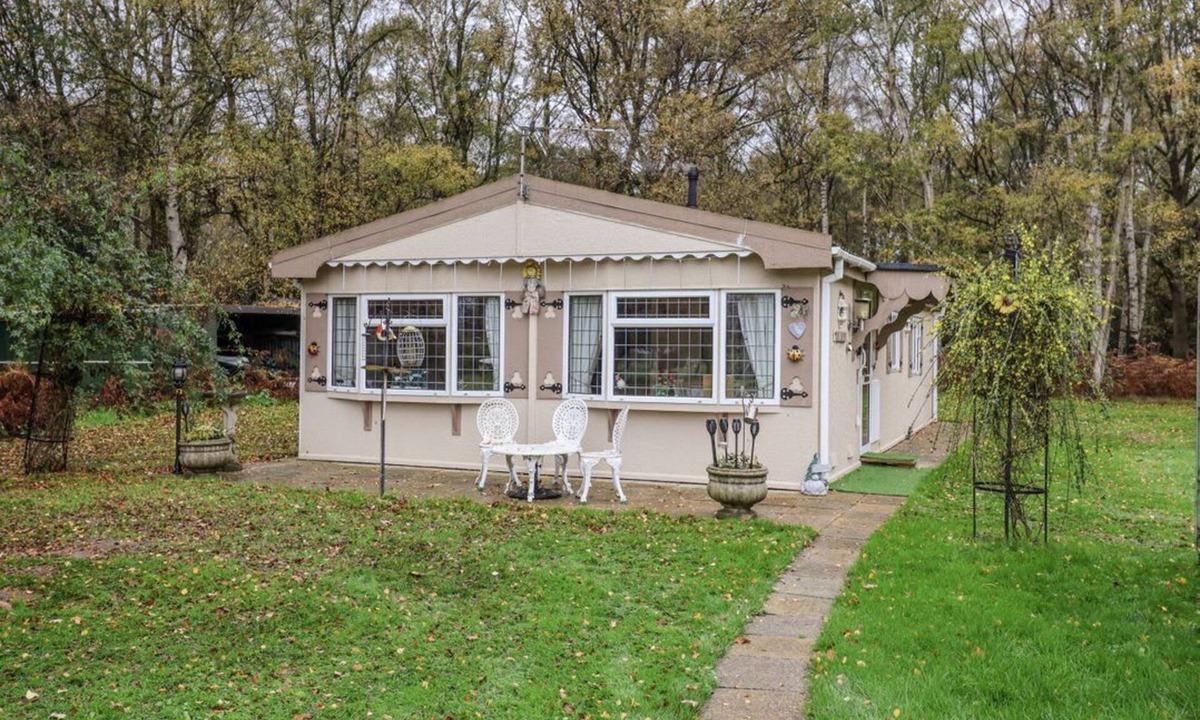 Attleborough House | The Lodge, Old Buckenham