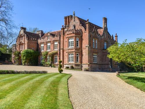 Witnesham House | The Manor