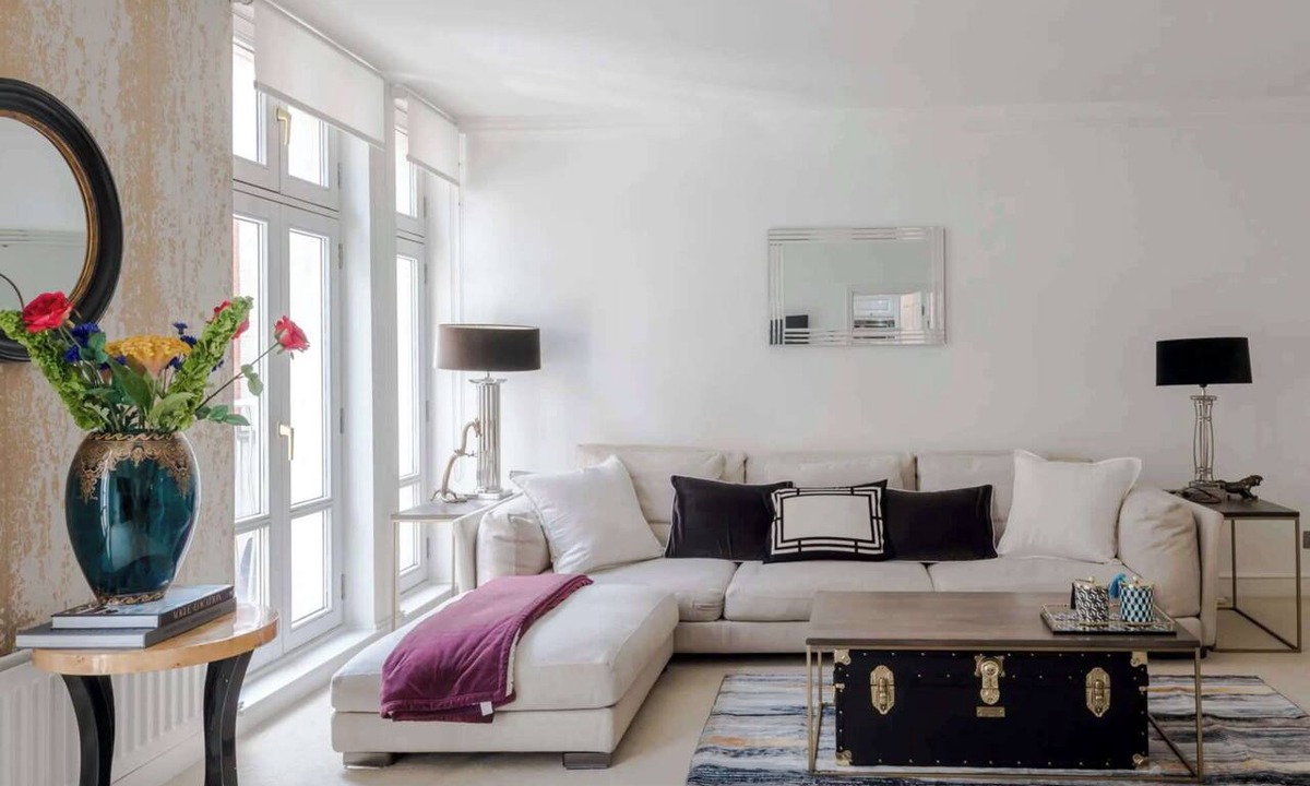 Mayfair Apartment | The Mayfair Muse - by Out of Office Lifestyle