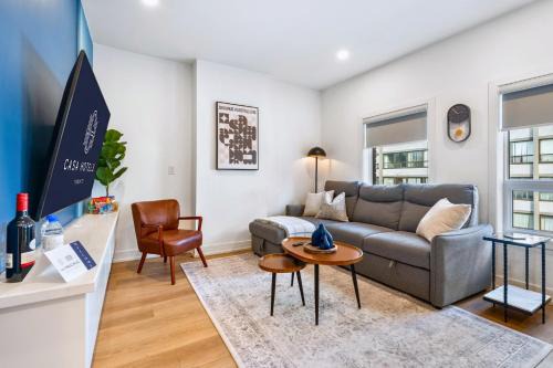 Grange Park Hotel | The McCaul Near Kensington Market & Chinatown