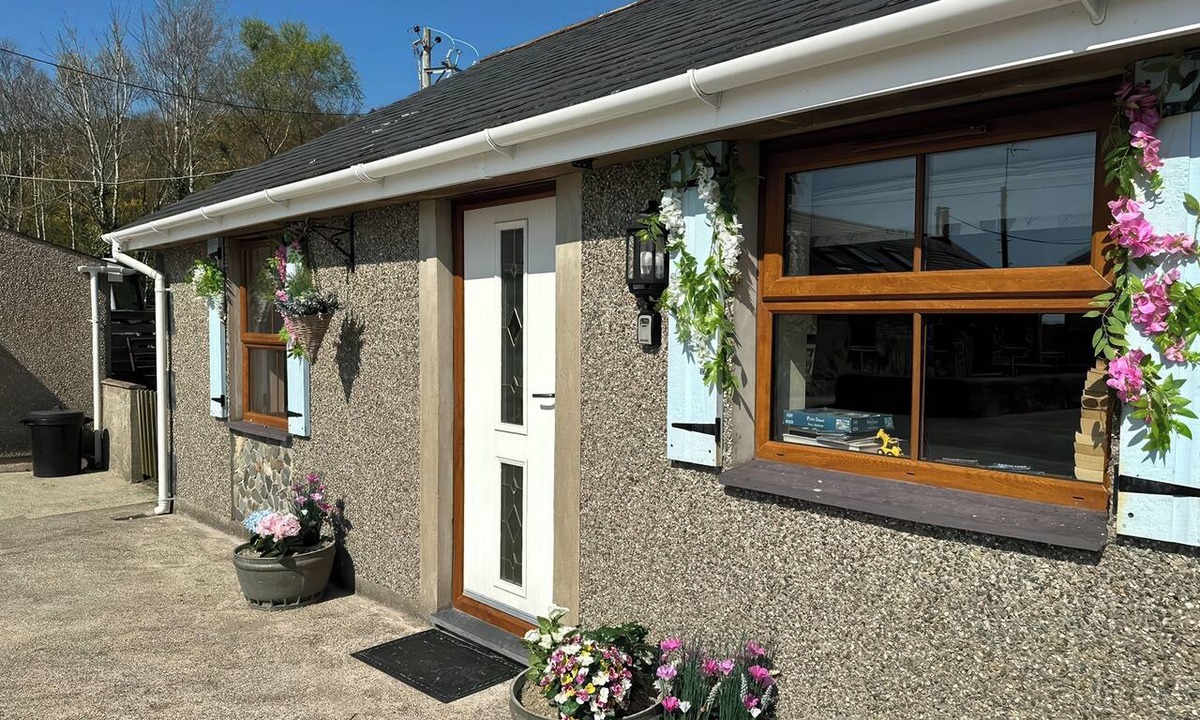 Rhyd-y-clafdy Cottage | THE MILL, pet friendly, with a garden in Pwllheli