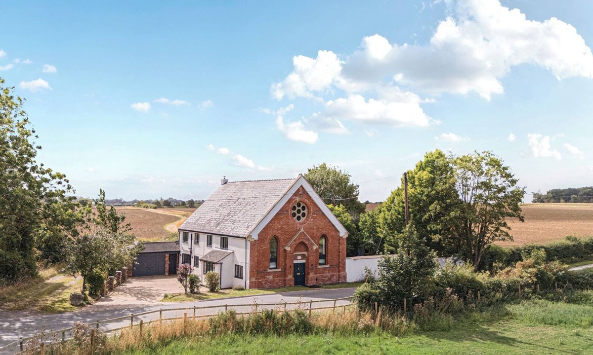 Glentham Cottage | THE OLD CHAPEL, pet friendly, character holiday cottage in Ingham