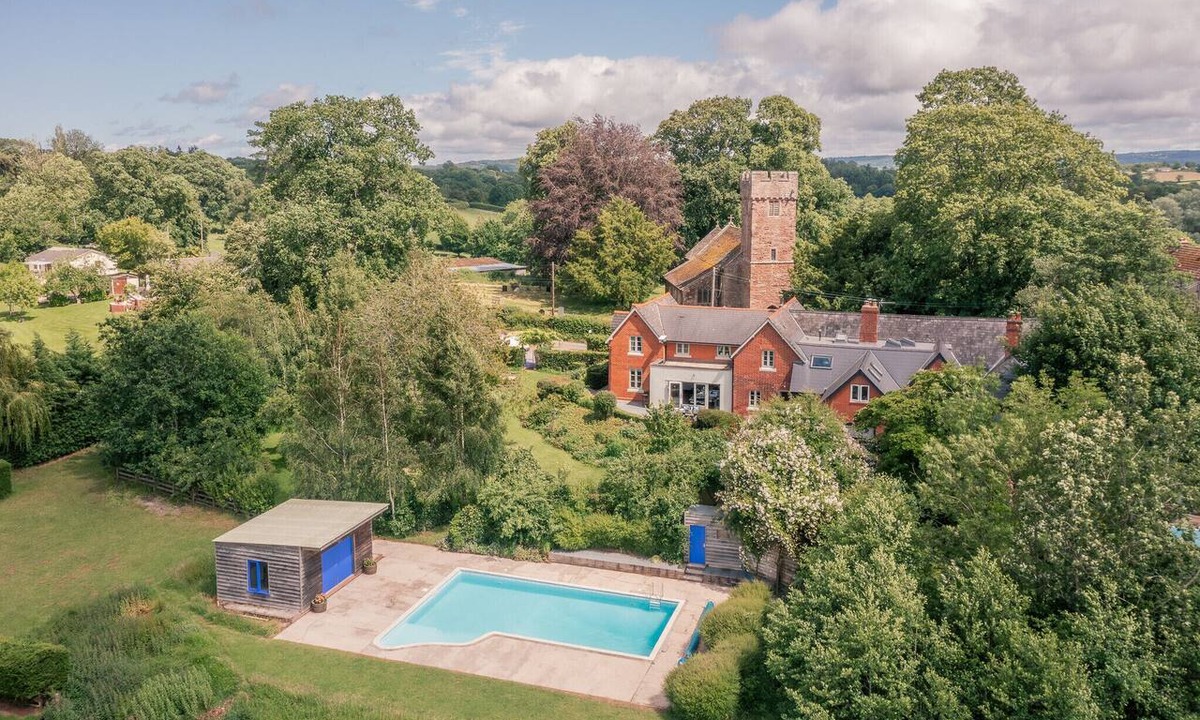Llanvair Kilgeddin House | The Old Schoolhouse at Penrhos