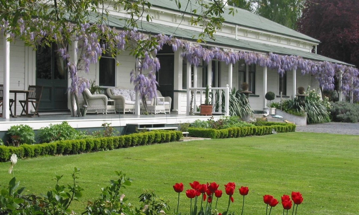 Blenheim Cabin | The Peppertree Luxury Accommodation