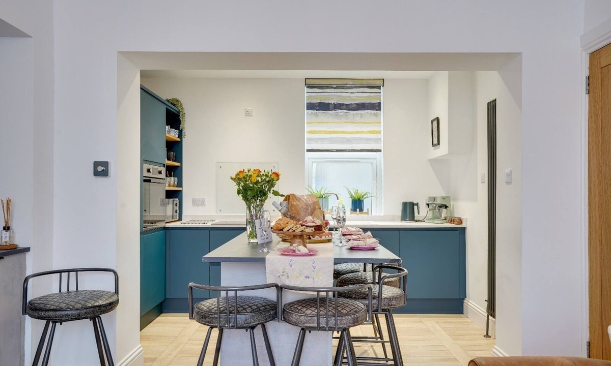 Berwick-upon-Tweed House | The Procession: Grade II Listed, Pet Friendly
