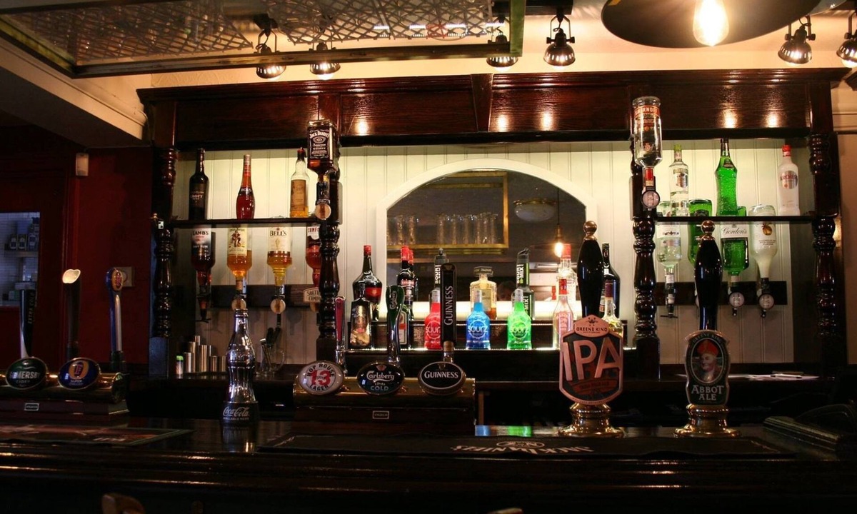 Ware Bed & Breakfast | The Rifle Volunteer