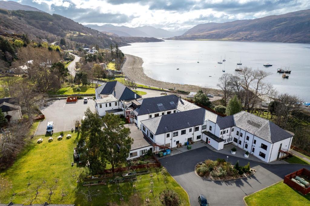 Ullapool Hotel | The Royal Hotel