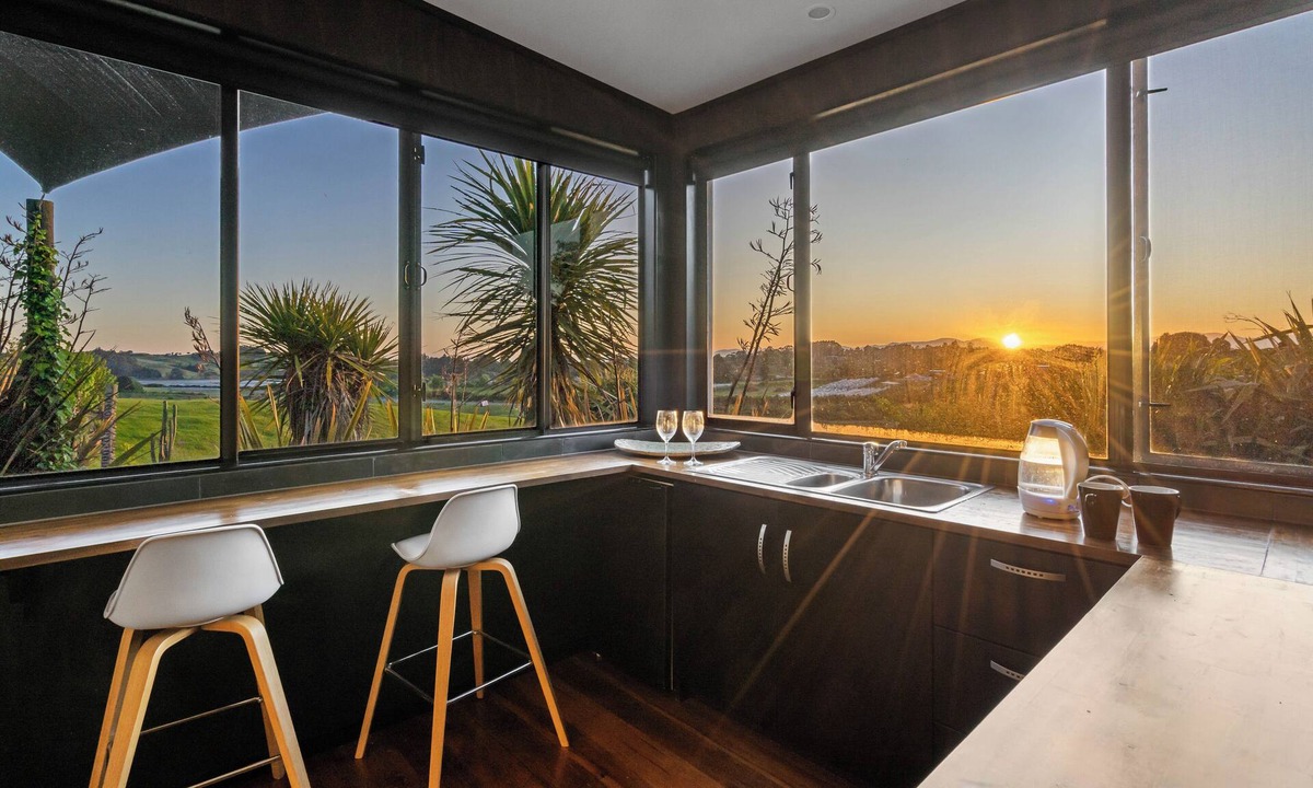 Tasman Apartment | The Studio with water views