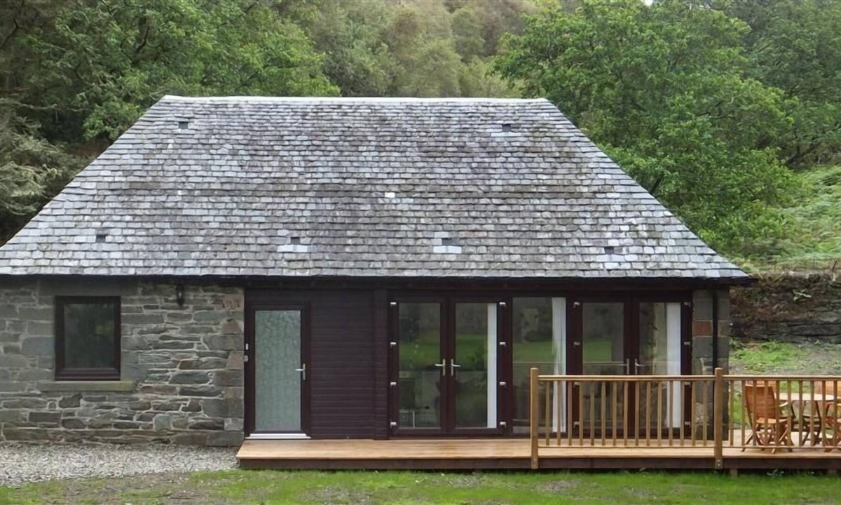 Lochgilphead Cottage | The Turbine House - a cottage that sleeps 2 guests in 1 bedroom