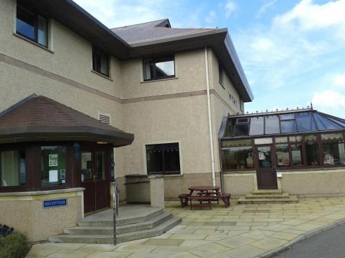 Thurso Hotel | The Weigh Inn Hotel & Lodges