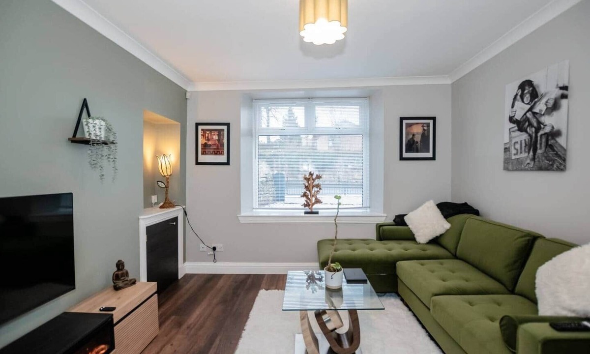 Bathgate Apartment | The White House East Wing near Edinburgh