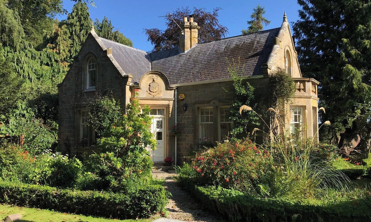 Forres Cottage | This property is suitable for everyone from young families to couples.