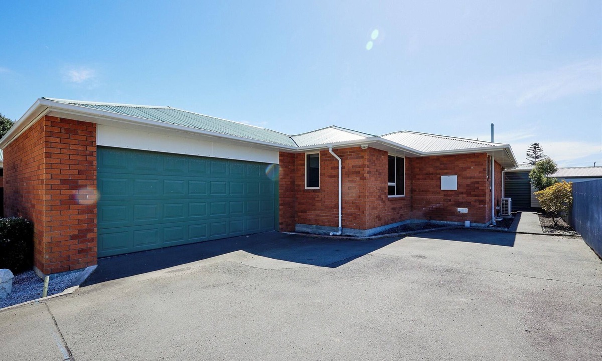 South Bay House | Torquay Central - Kaikoura Holiday Home