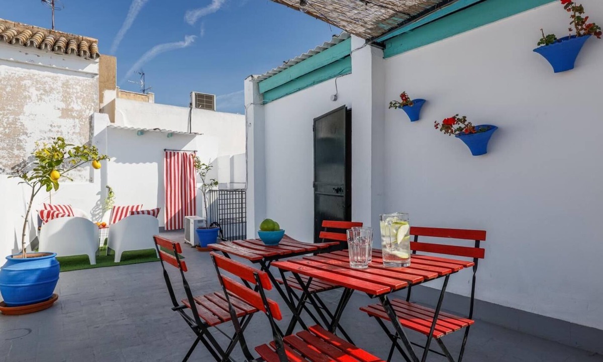 El Arenal Apartment | Traditional Seville apartmentA/C, WiFi, Cathedral Barrio Arenal