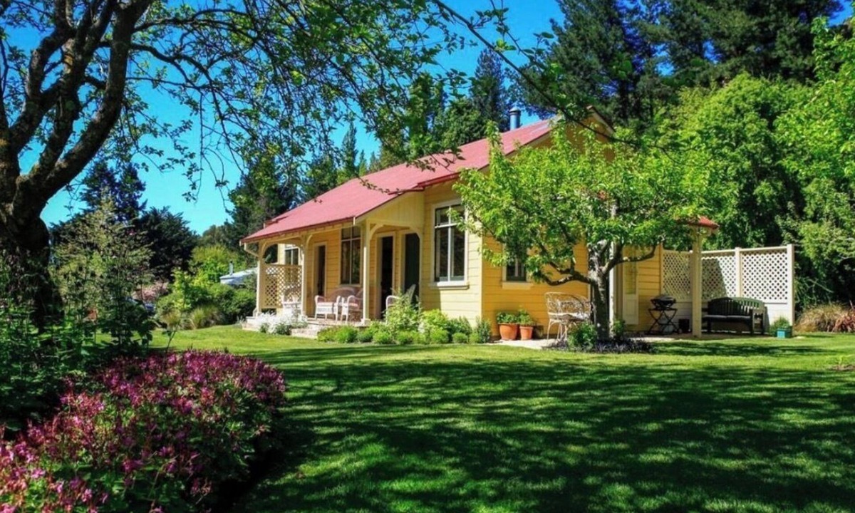 Ferniehurst Cottage | Tranquil Retreat For Two - the perfect escape!