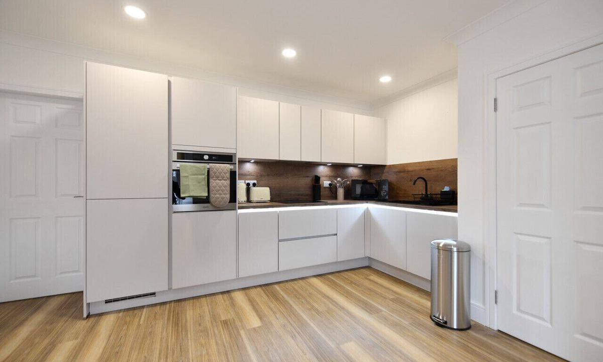 Troon Apartment | Troon Portland Apt A
