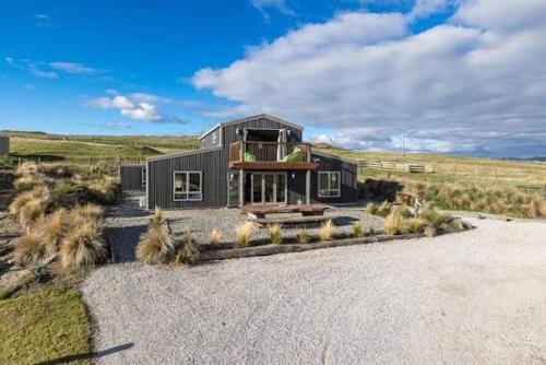 Waipiata Cabin | Tussock Lodge Waipiata