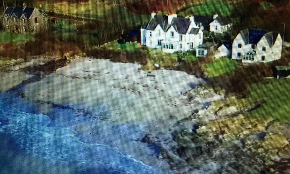 Port Ellen House | Unique house in an idyllic situation on a beach