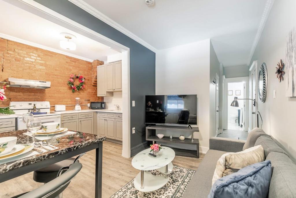 Central Hamilton Apartment | Upscale 2BR Apt w King Bed & Netflix
