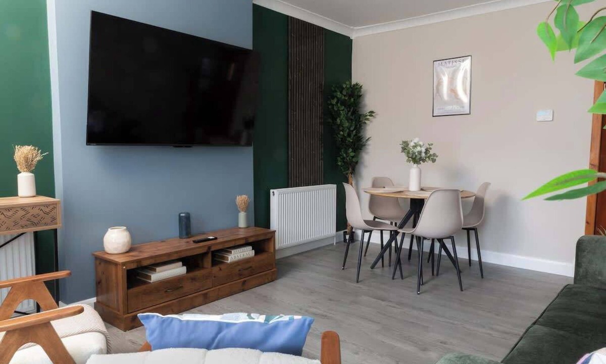 Fintry House | Vacant Nests | Ivy Cottage | 3BR | Wi-Fi