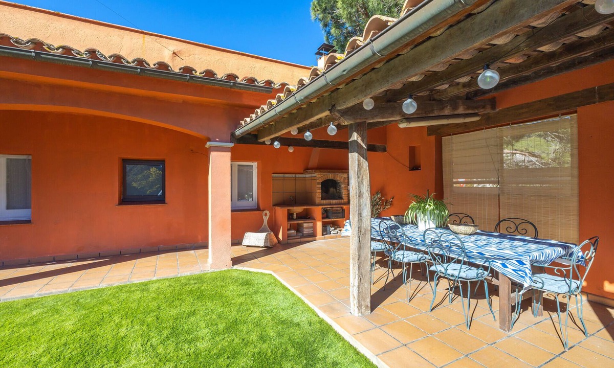 Sant Feliu de Guixols House | Vacation Home "Sant Pol" Only for Families with Private Pool & Wi-Fi