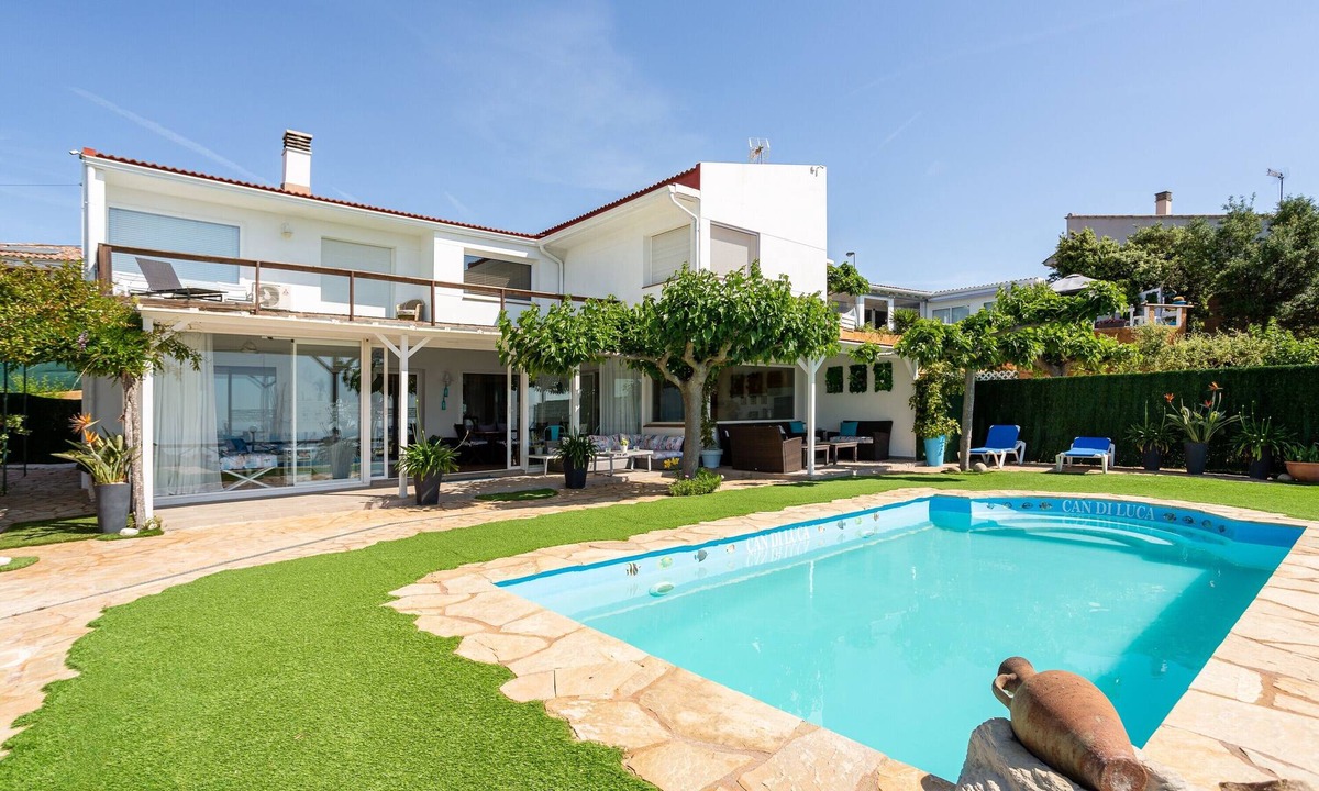 Malgrat de Mar House | Vacation Home "Can di Luca" with Sea View, Pool & Wi-Fi