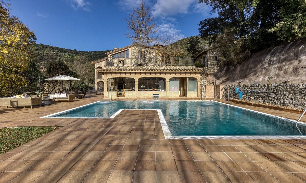 Amer Villa | Vacation Home 'Can Xera' with Mountain View, Private Pool, Terraces, A/C & Wi-Fi