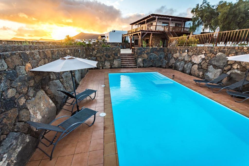 Macher Villa | Villa Alcalde
