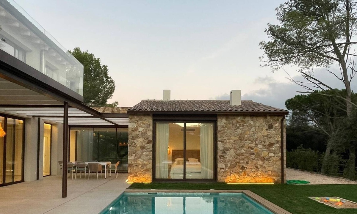 Vall-Llobrega Villa | Villa 'Calma' with Mountain View, Wi-Fi and Air Conditioning