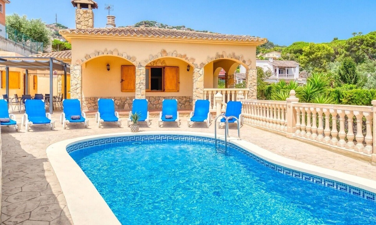Lloret de Mar Villa | Villa "Costacabana - Sarai" with Private Pool, Private Terrace und Wi-Fi