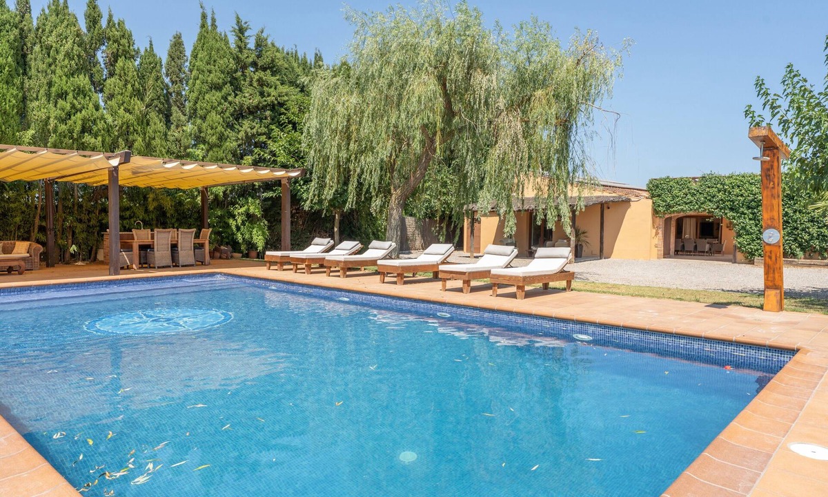 Palafrugell House | Villa in Llofriu with Pool