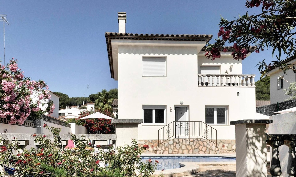 L'Escala Villa | Villa in the area of the cove of Montgo