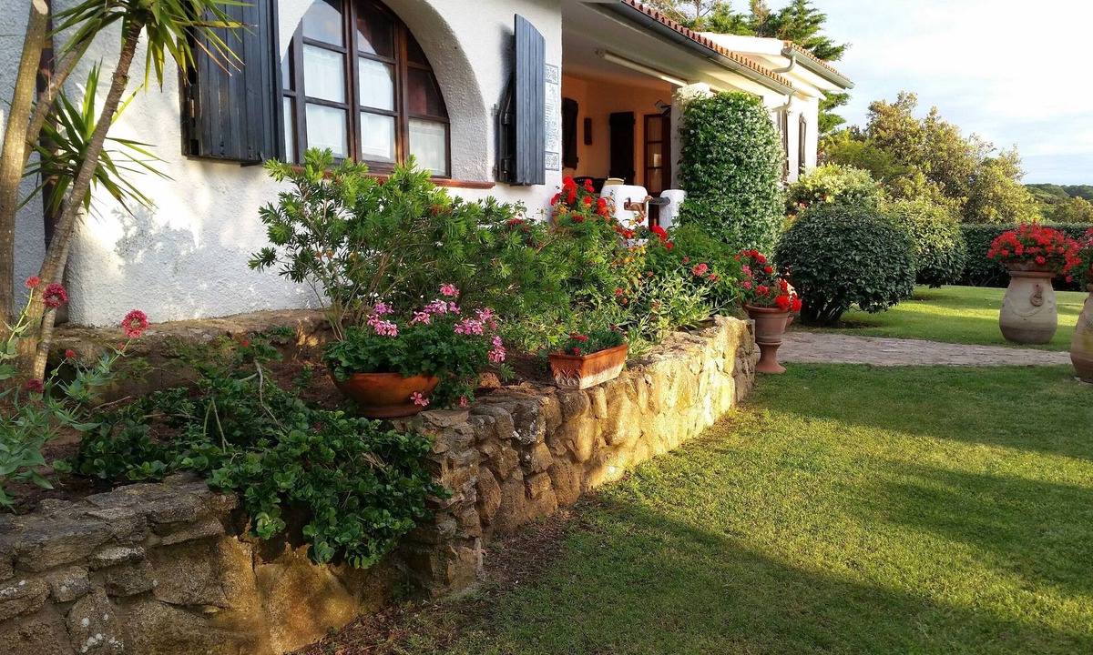 Santa Teresa di Gallura Villa | Villa La Sarra color palette, atmosphere, balance between sea and countryside.