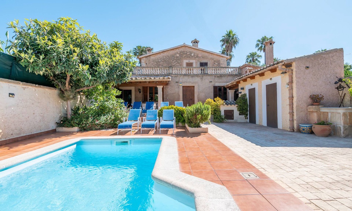 Son Castello Villa | Villa 'Los Abilios' with Private Pool, Wi-Fi and Air Conditioning