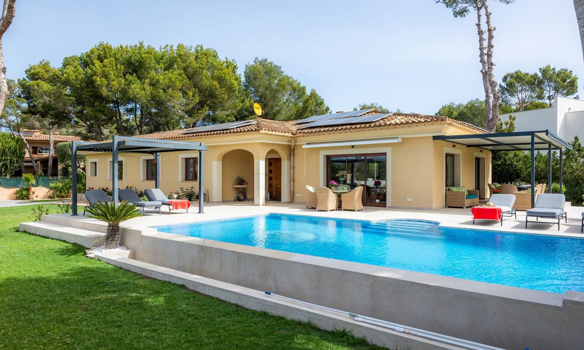 Sol de Mallorca Villa | Villa 'Luxurious Villa Sol de Mallorca' with Mountain View, Pool & Wi-Fi