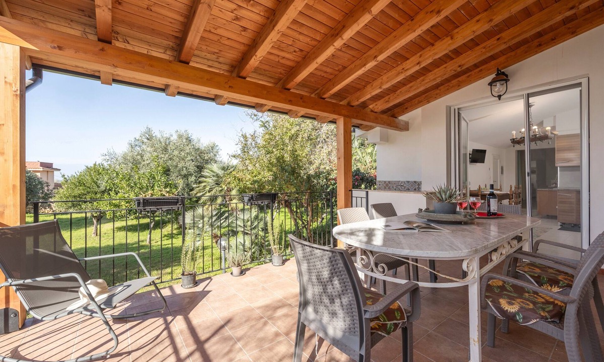 Cinisi Villa | Villa 'Margherita' with Sea View, Wi-Fi and Air Conditioning