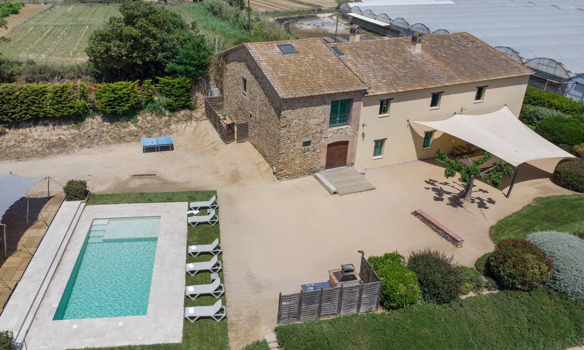Palafolls Villa | Villa 'Mas Tortós' with Mountain View, Private Garden and Barbecue