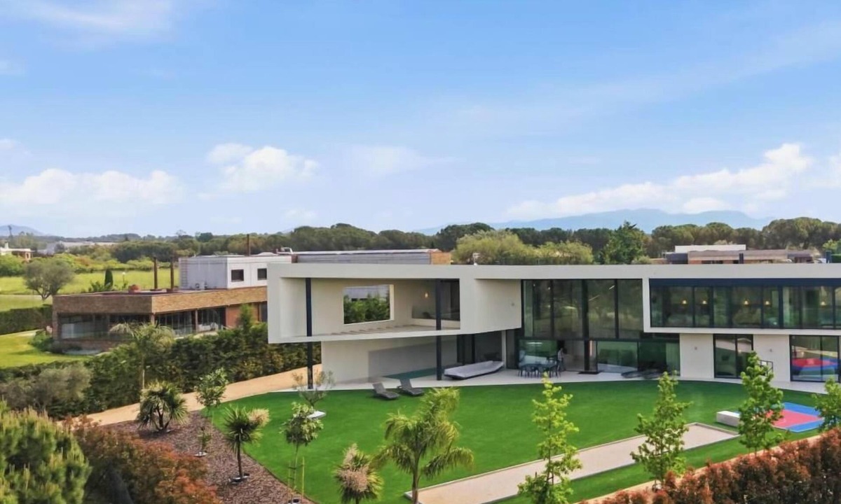 Perelada Villa | Villa Meridian: epicentro del lujo contemporáneo en Peralada Golf