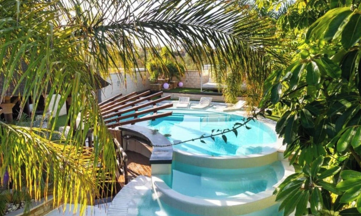 El Puerto de Santa Maria House | Villa with design pool, pool bar, jacuzzi, Balinese bed