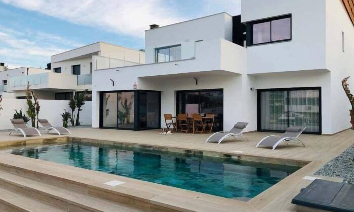 Santa Margarida House | Villa with pool and canal views Av-44