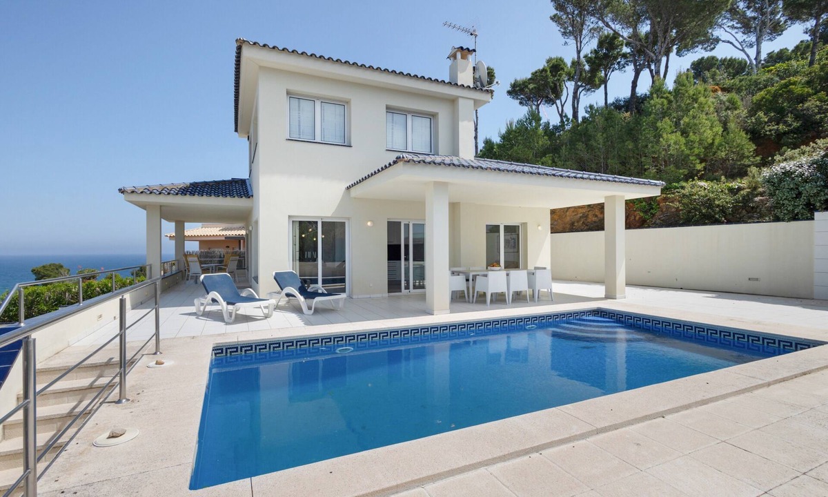 Begur House | Villa with Pool and Spectacular Sea Views