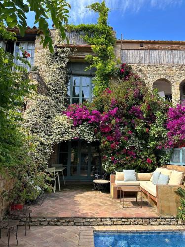 Peratallada House | ¡Vistas al Castillo Casa con Piscina en el Centro