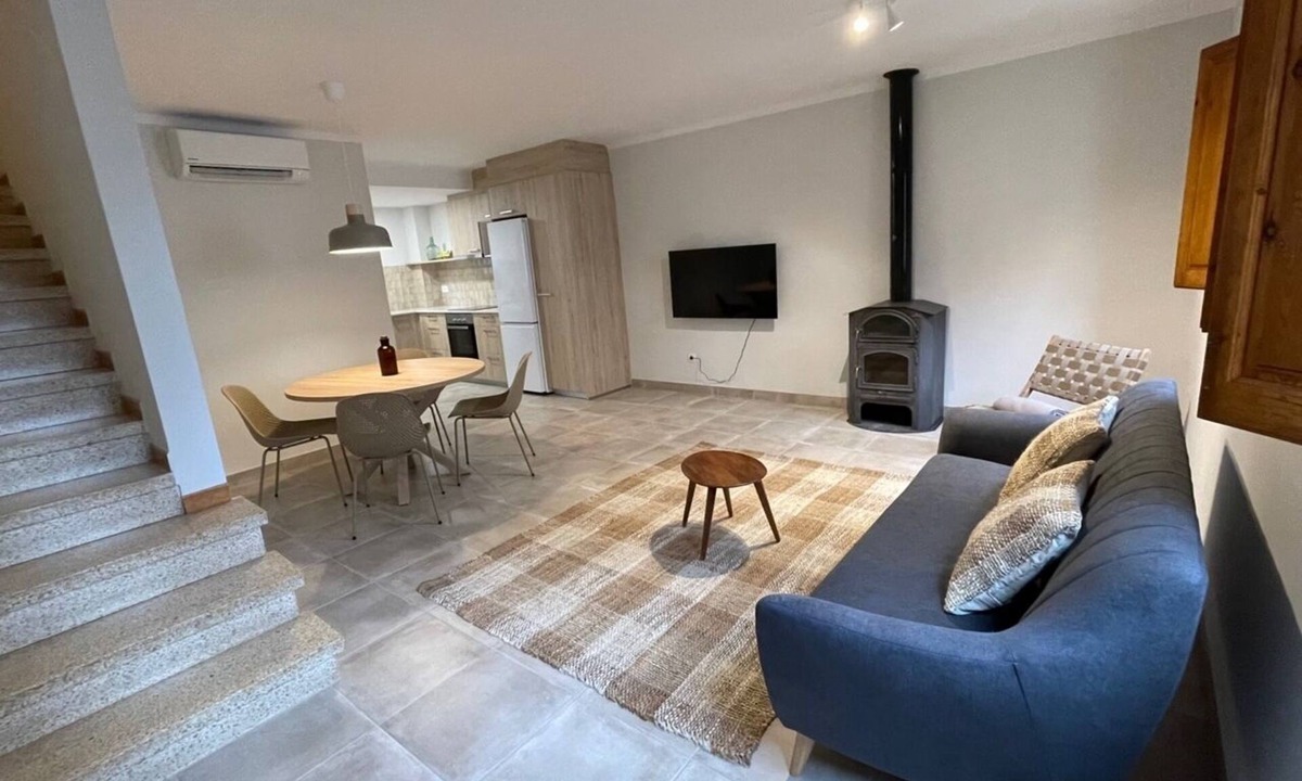Mieras Apartment | Volcanic Mieres Retreat
