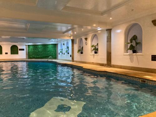 Stainburn Hotel | Washington Central Hotel and Sleepwell Inn