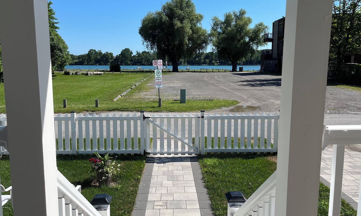 Niagara-on-the-Lake Cottage | Water view - Perfect location - Modern cottage in Niagara region