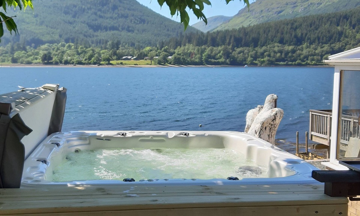 Arrochar House | Waterfront with Private Hot Tub, Kayaks and Paddleboards free for guests use !