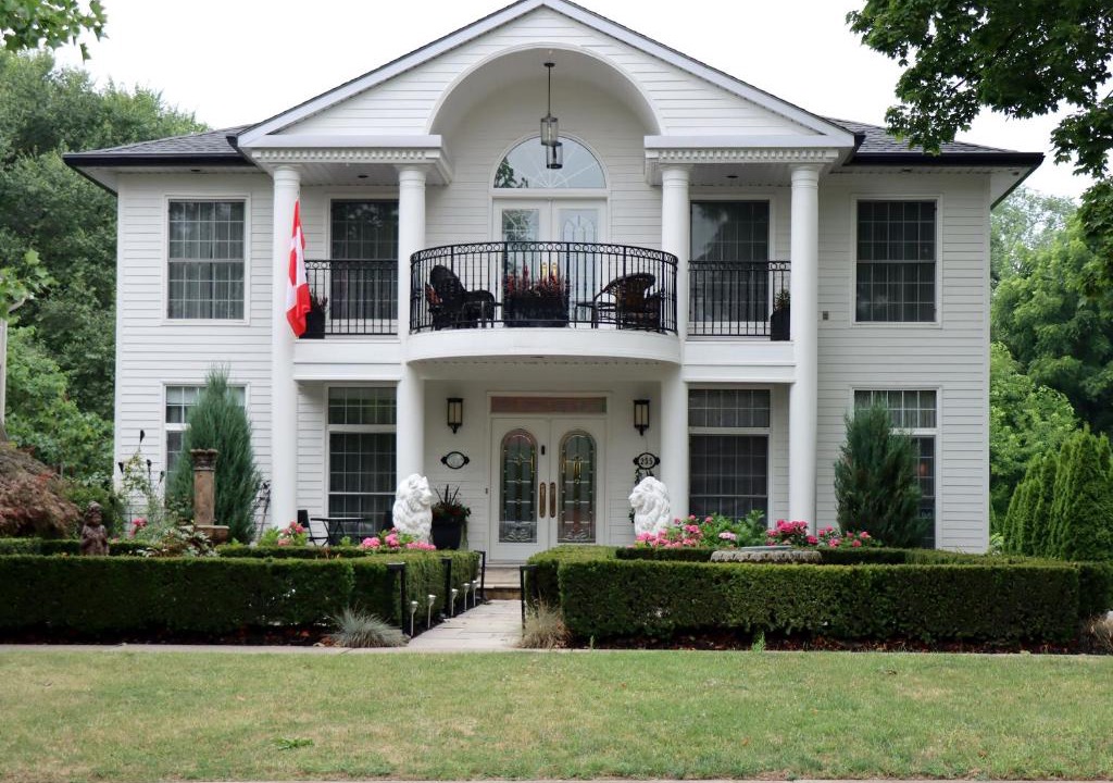 Old Town Historic District Bed & Breakfast | Wellington House Bed and Breakfast