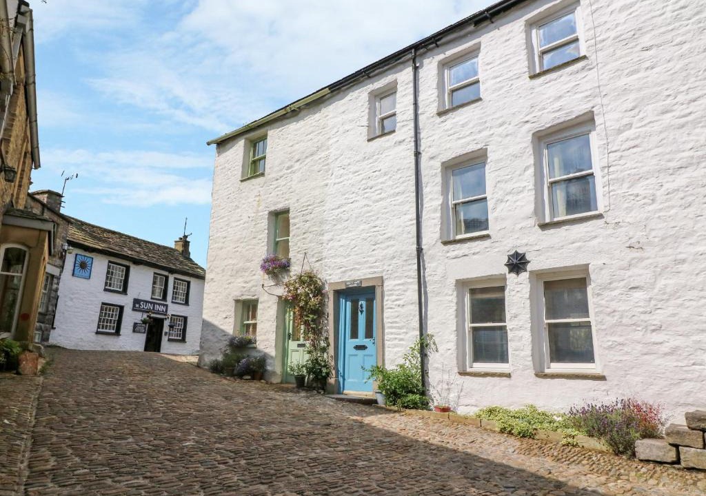 Dent House | White Hart House