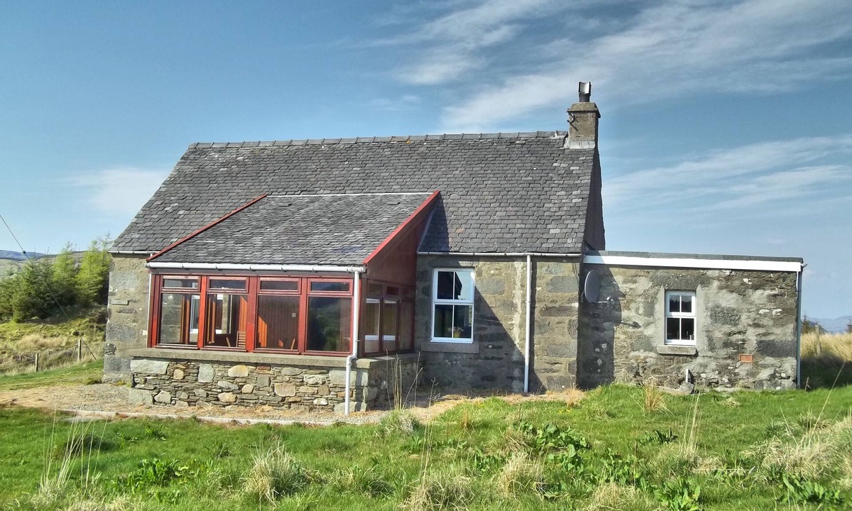 Lochgilphead Apartment | Wonderful remote cottage but fully equipped with all you would need to create Home from Home.