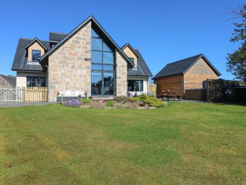 Ellon House | Woodend Croft